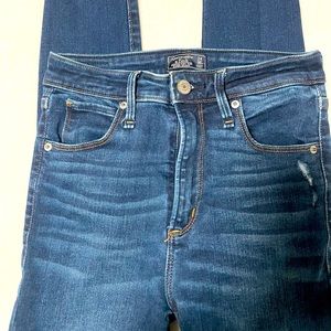 Abercrombie & Fitch Ripped Jeans 00s/24  (like new)